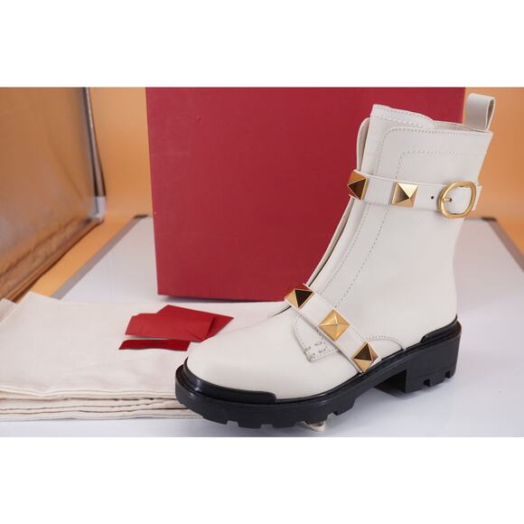 Valentino Rockstud Roman Combat Ankle Boots Size 37 White Leather $1790 Lug - Picture 1 of 10